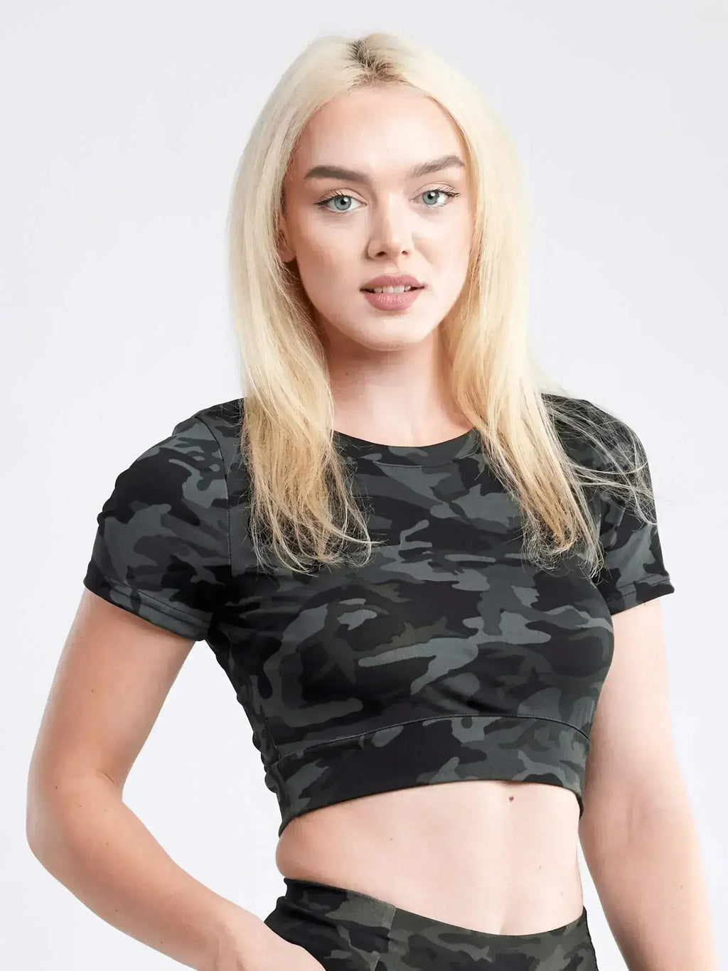 Short-Sleeve Crop Top - SJB-DIAMOND ELITES