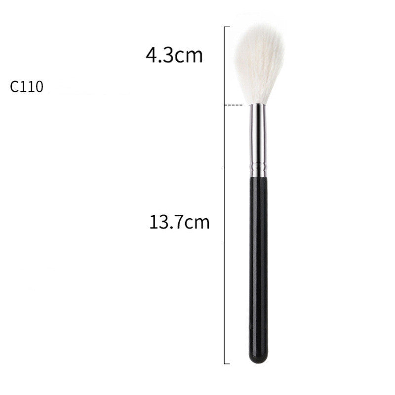 Single Fan-shaped Brightening Makeup Brush Pi-Mart