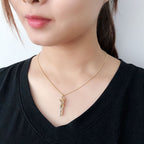 Couple Hugging Pendant Necklace Pi-Mart
