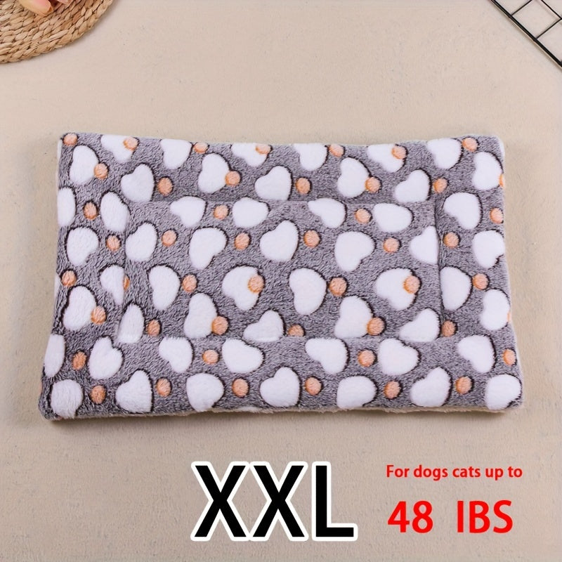 All-Season Dirt-Resistant Rectangular Pet Blanket - Comfortable Dog Paw Heart Print Pet Bed, 1pc Lootquake LLC