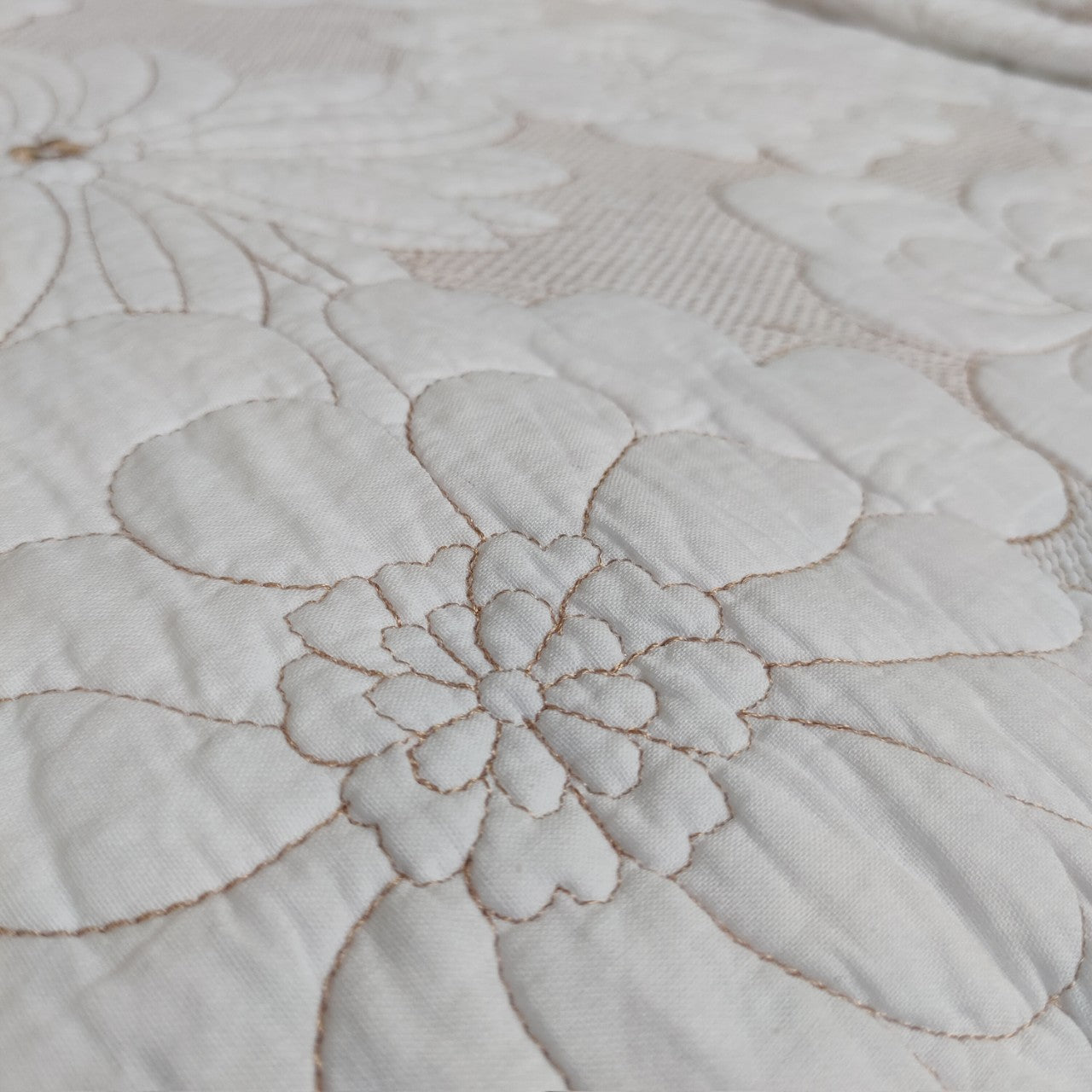 Cotton Thickened Pure White Beige Camellia Embroidery Three-piece Bed Cover Set Pi-Mart