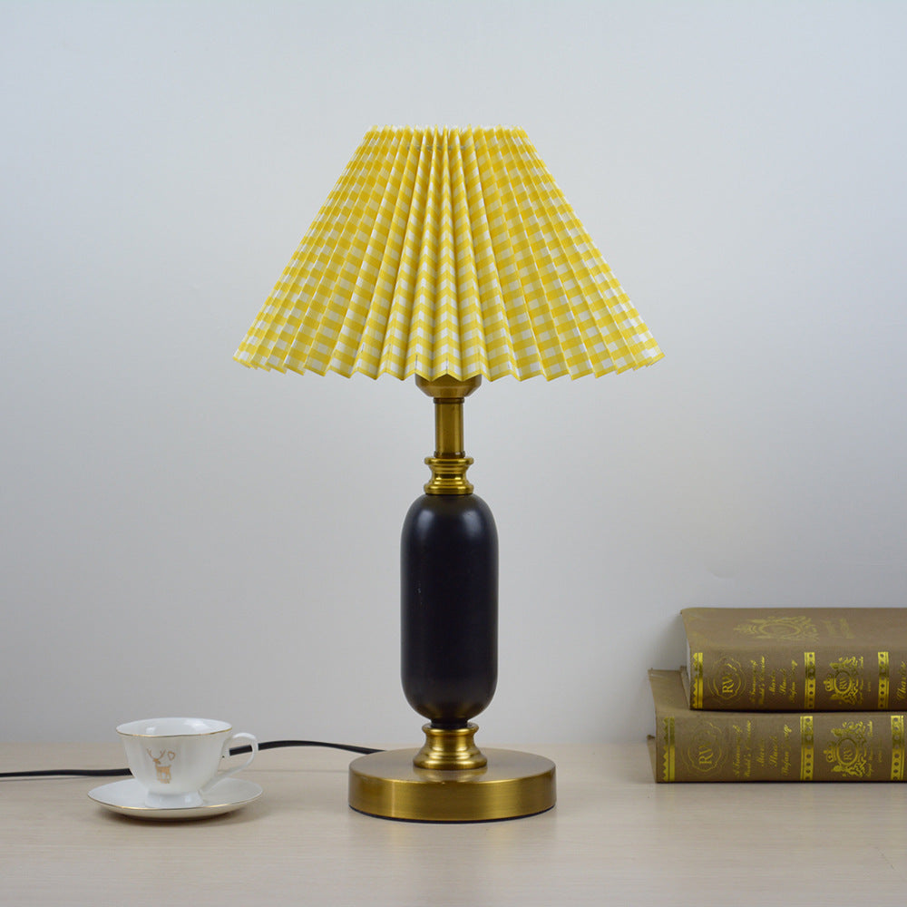 Warm Chinese Style Ceramic Wedding Master Bedroom Decorative Lamp Pi-Mart