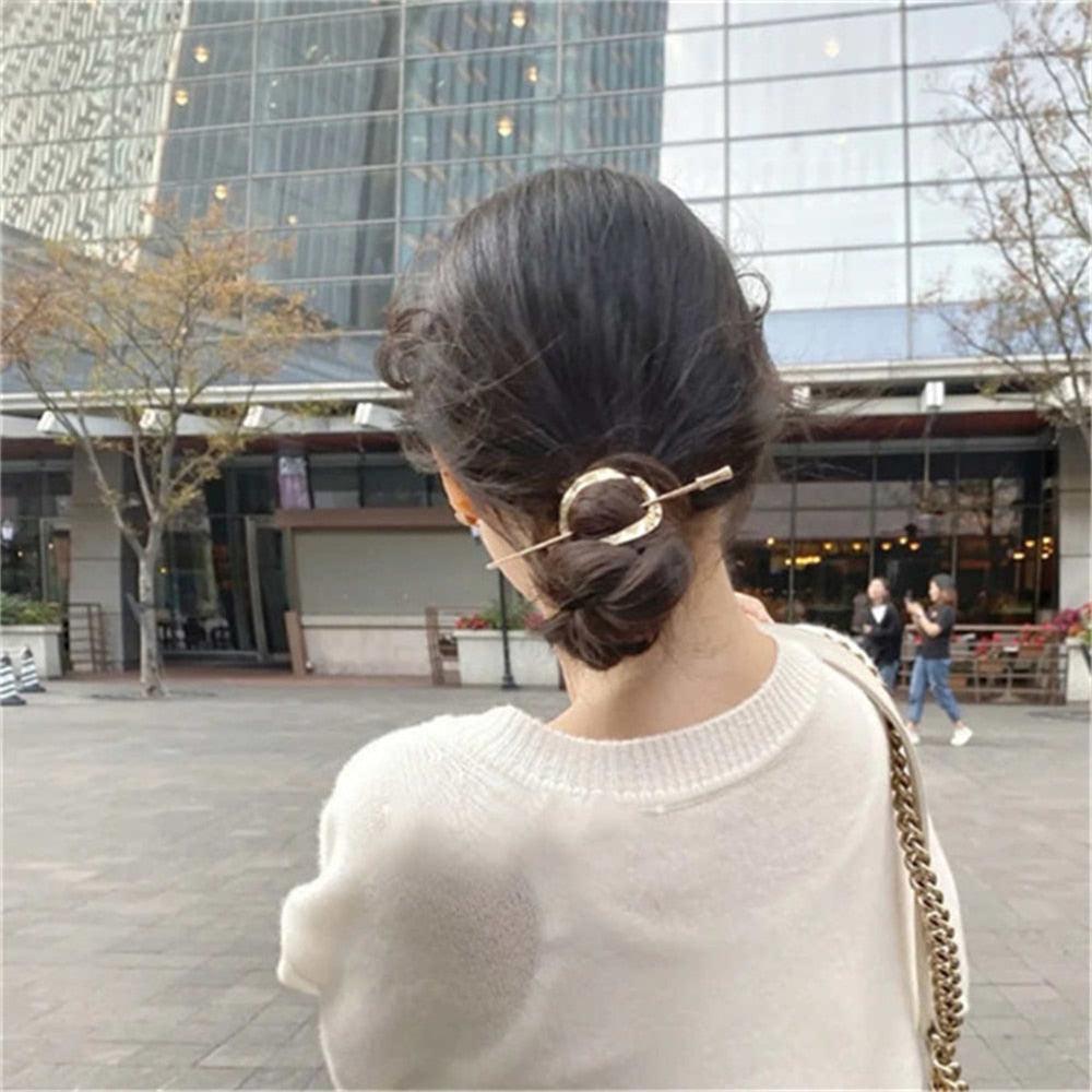 1 Pcs Women Metal Hairpin Retro Style Hair Sticks Hair Bun Cage with Stick Minimalist Hollow Vintage Hair Clips Fashion Hair Accessories for Women Stevvex