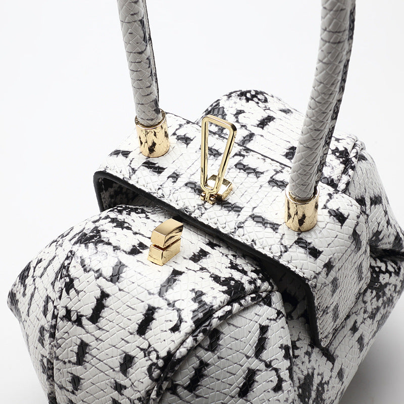 Stylish personality handbag Pi-Mart