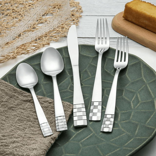 KitchenTrend 20-Piece Silverware Set, Stainless Steel Flatware Cutlery Set, Service for 4 in Dishwasher Safe, Checkmate EasyOptionXY LLC