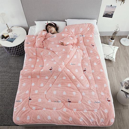 Winter Lazy Quilt with Sleeves Pi-Mart