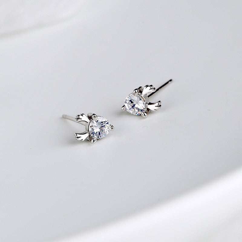 Single diamond deer earring Pi-Mart