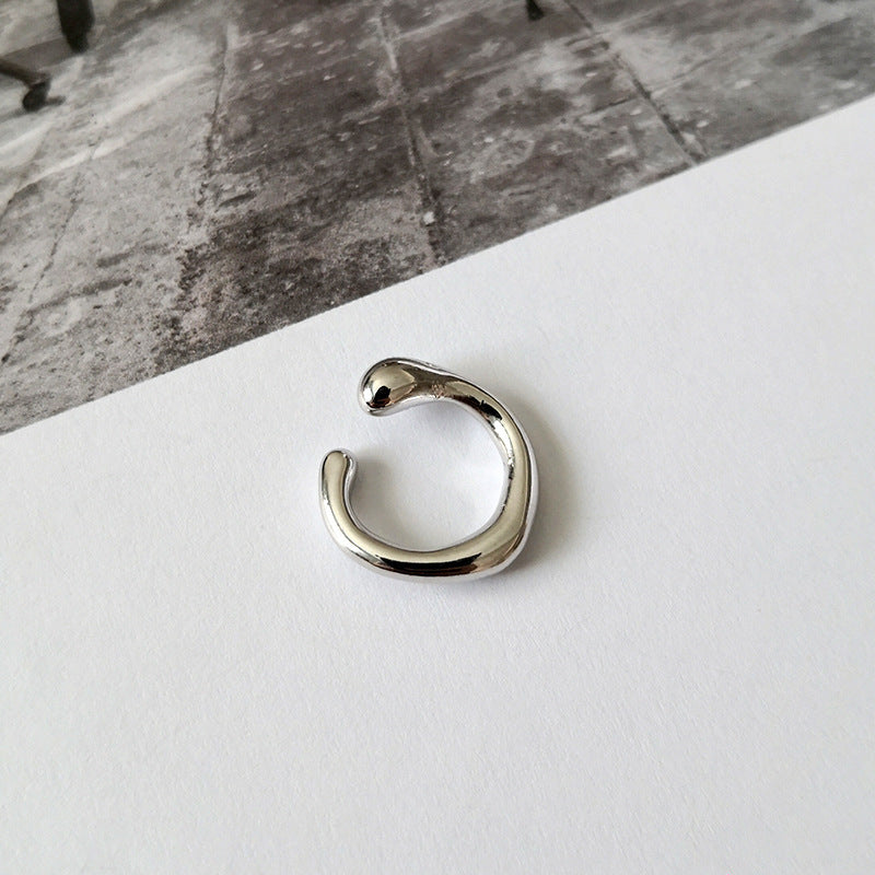 Metallic round earring