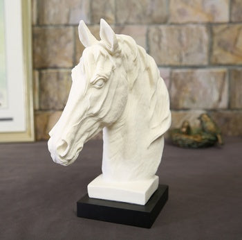 Entrance resin horse head decoration Lootquake LLC