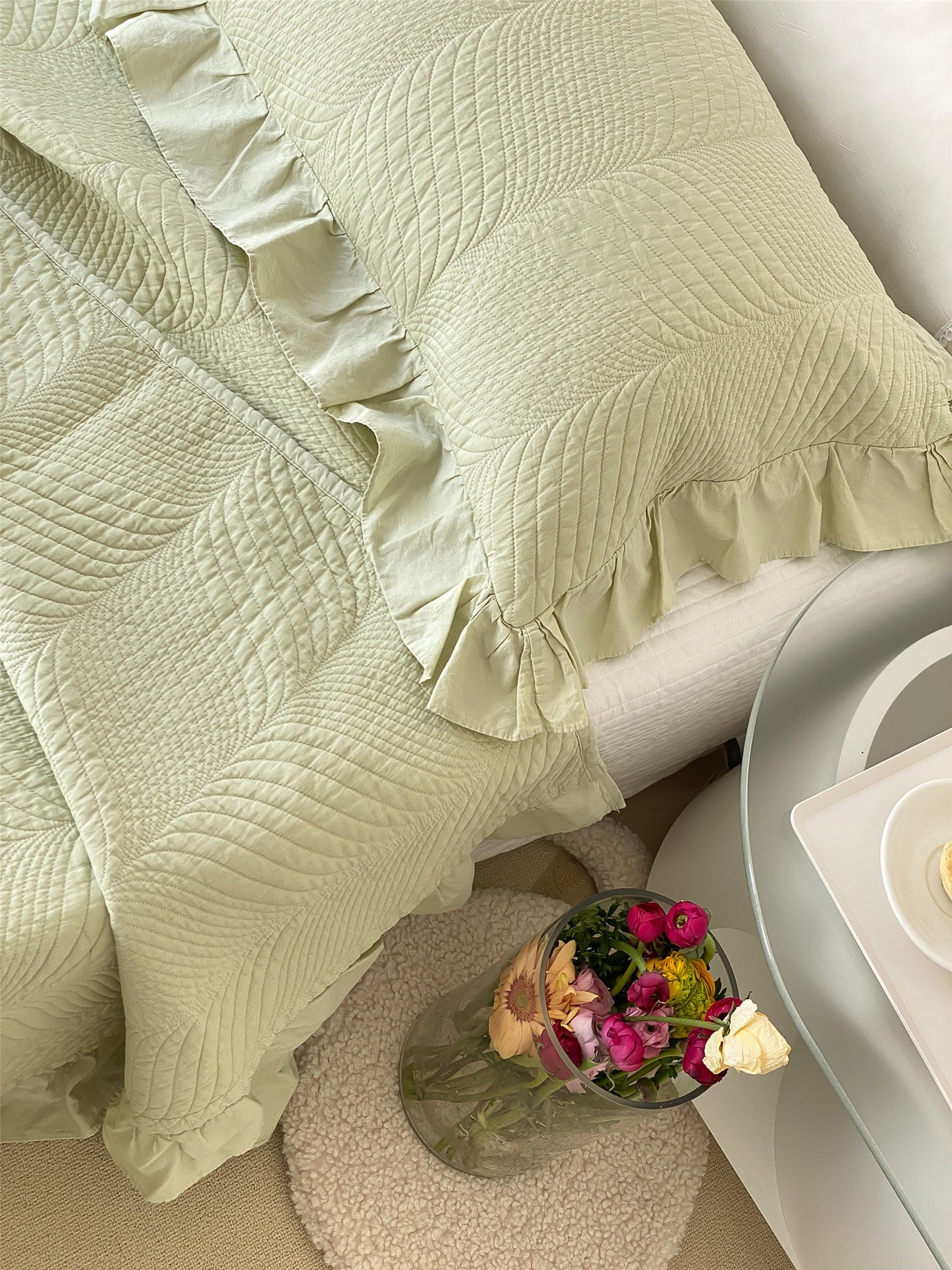 Double Sided Cotton Leaf Quilted Three Piece Set With Ruffled Sand Washing Bed Cover Pi-Mart
