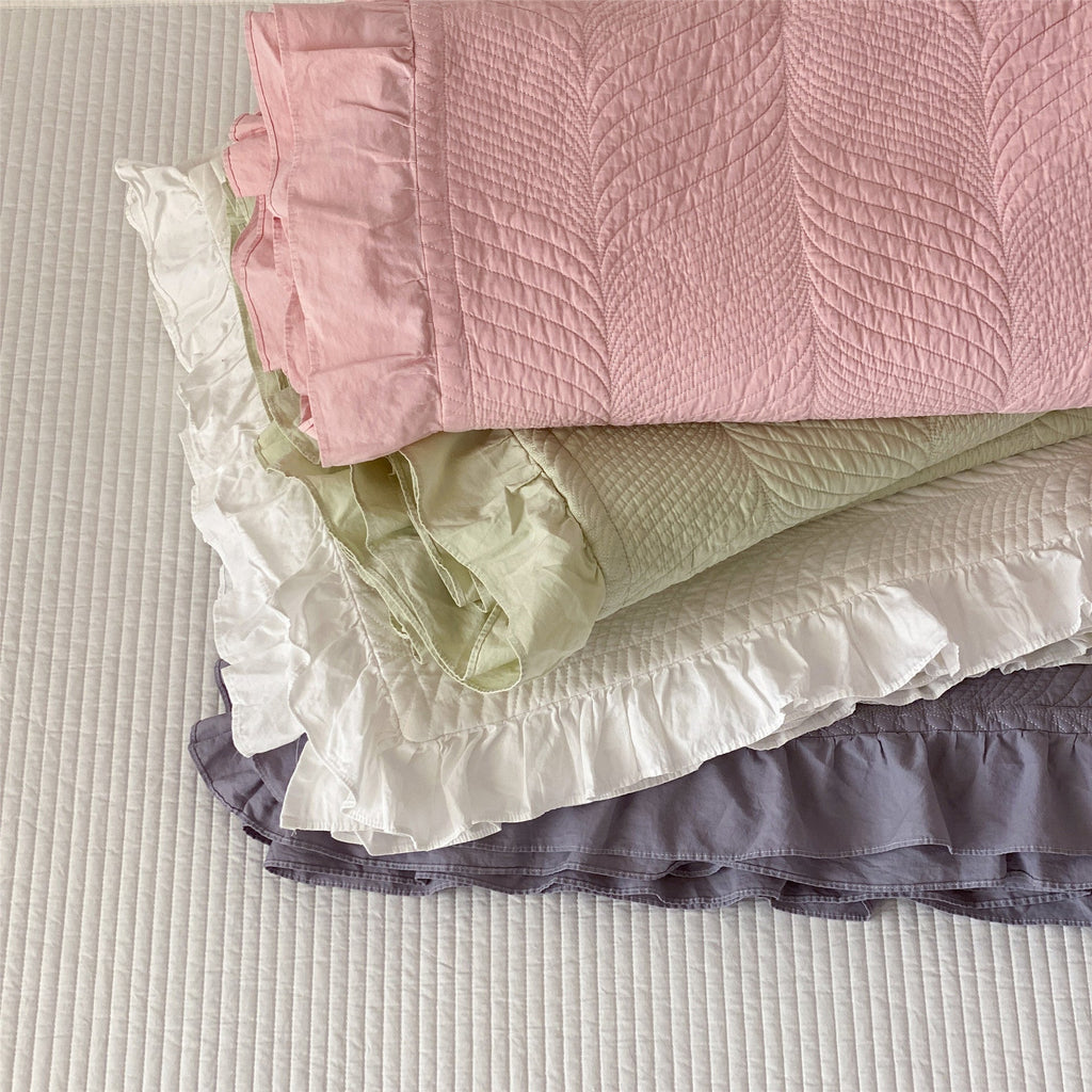 Double Sided Cotton Leaf Quilted Three Piece Set With Ruffled Sand Washing Bed Cover Pi-Mart