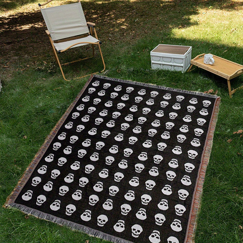Skull Pattern Picnic Blanket, Machine Washable, Knit Weave, Multi-Functional Fringe Throw, Polyester Backing, for Outdoor Camping, Yoga Mat, Bed Sofa Living Room Decor, Machine Made
