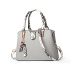 Ladies handbag large-capacity portable messenger handbag Pi-Mart