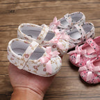Sweet Princess White Floral Baby Girls Cotton Crib Shoes Soft Sole Anti-slip Elegant Design Shoes For Baby Girls Stevvex