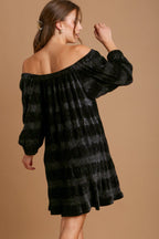 Off-Shoulder Balloon Sleeve Velvet Mini Dress – Glamorous Off-Shoulder Design, Playful Balloon Sleeves, Luxurious Velvet Fabric, Elegant & Sexy Mini Dress for Parties and Date Nights Stevvex