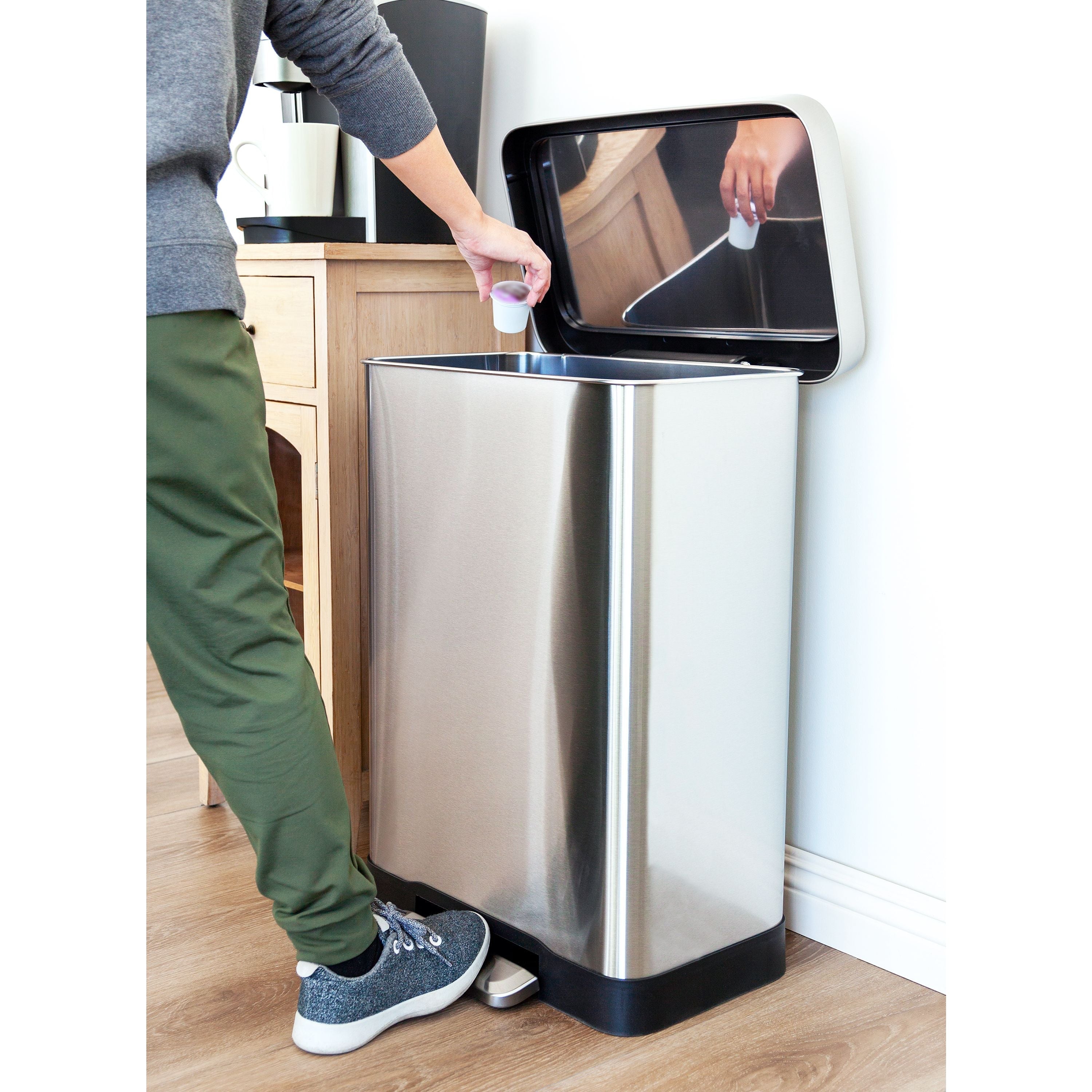 Qualiazero 20 Gallon Trash Can, Stainless Steel Step On Kitchen Trash Can, Silver EasyOptionXY LLC
