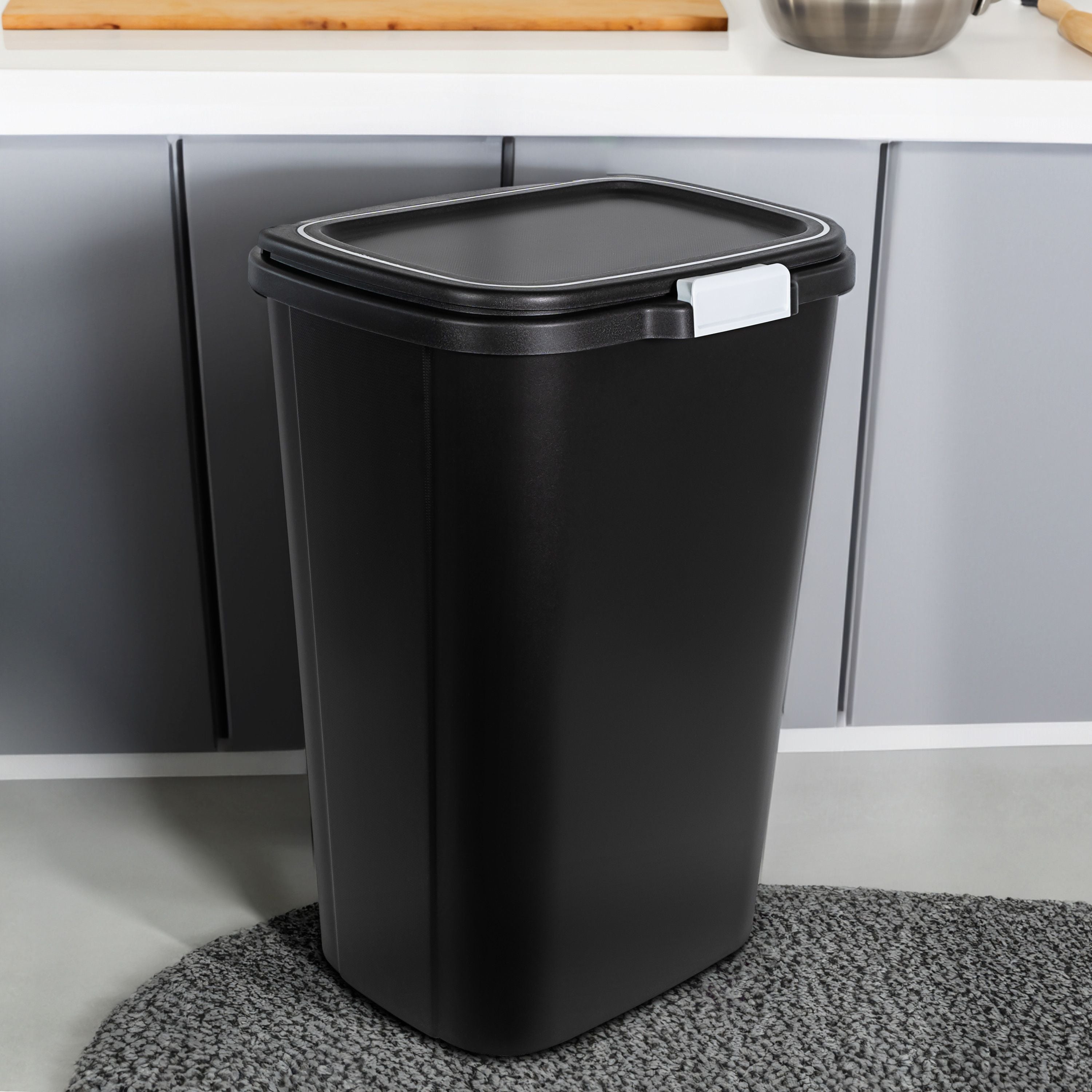 Hefty 13 Gal Odor Block Touch Top Black EasyOptionXY LLC