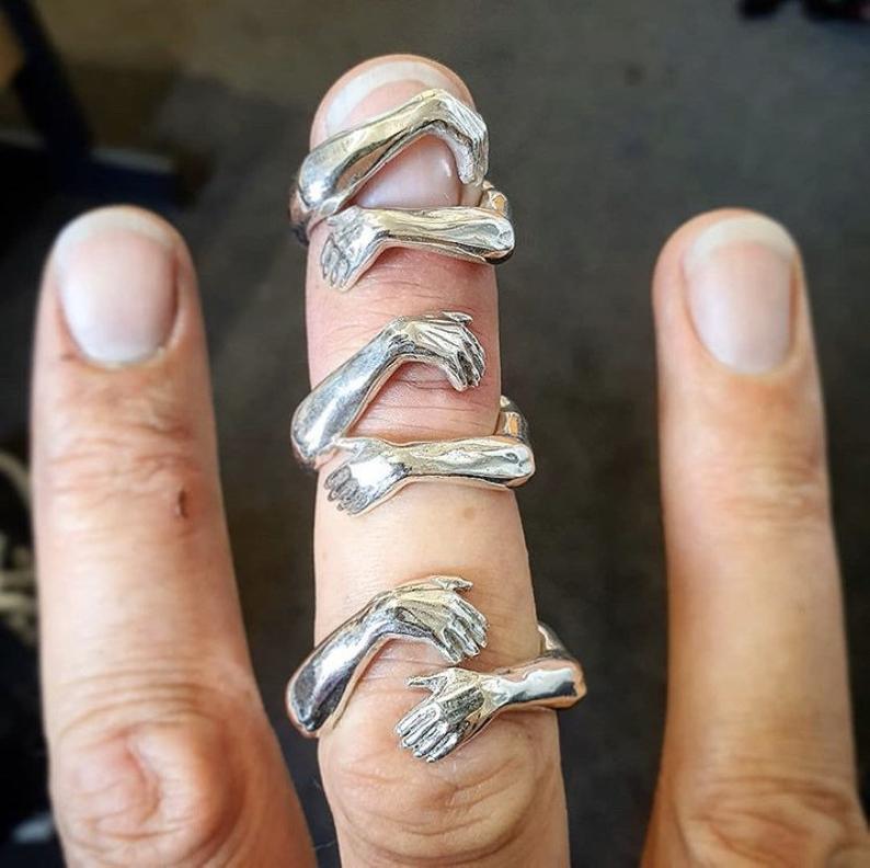 Simple And Creative Love Hands Embracing Ring Pi-Mart