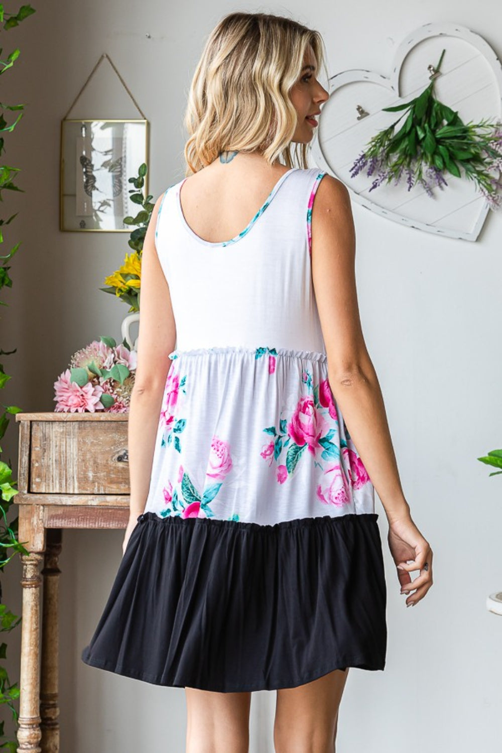 Full Size Scoop Neck Frill Tiered Dress For Women – Playful Tiered Dress, Chic Frill Dress, Feminine Scoop Neck Dress, Flattering Tiered Dress, Stylish Frill Dress, Comfortable Scoop Neck Dress, Versatile Tiered Dress Stevvex