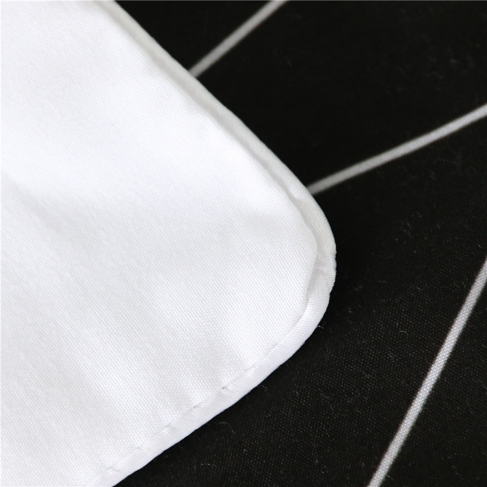 Three-piece Set Of Black And White Printed Bed Linen And Duvet Cover Pi-Mart