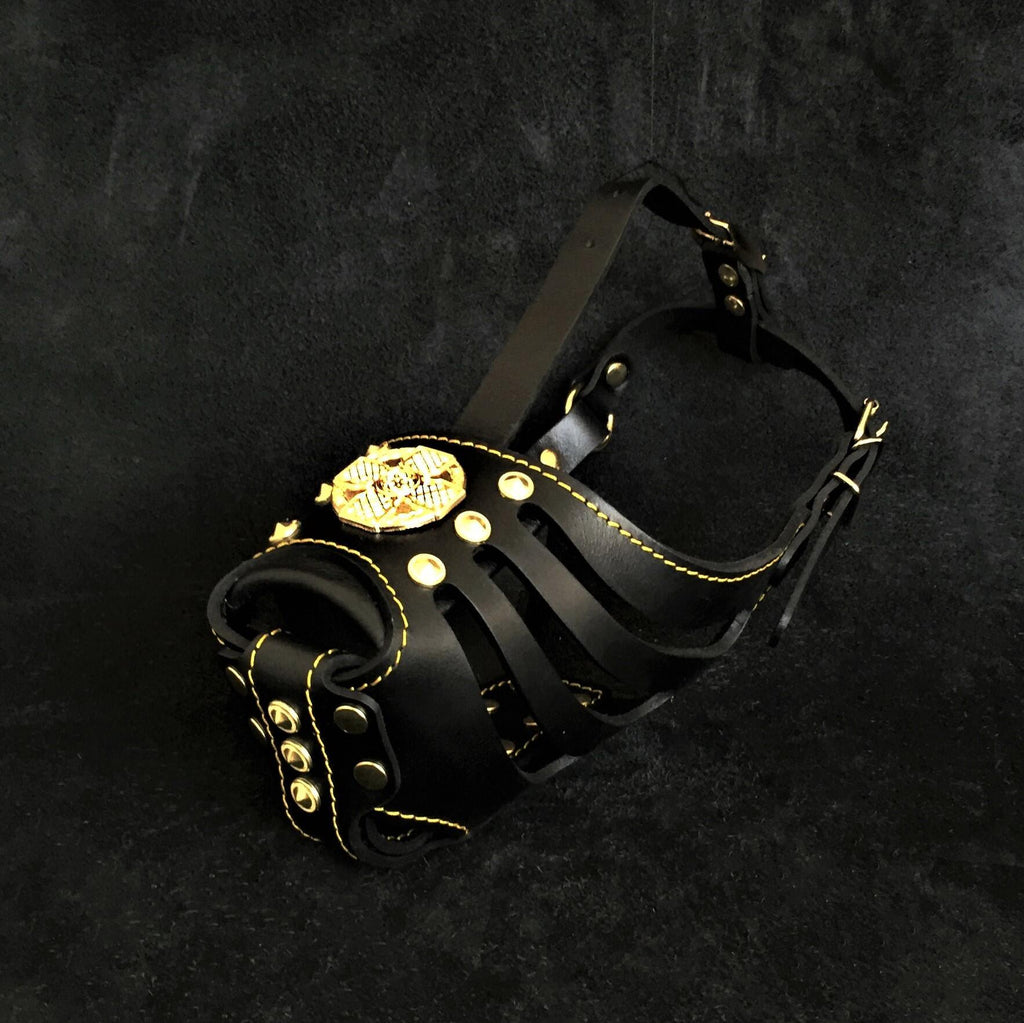 ''Maximus'' Basket Muzzle Black & Gold - SJB-DIAMOND ELITES