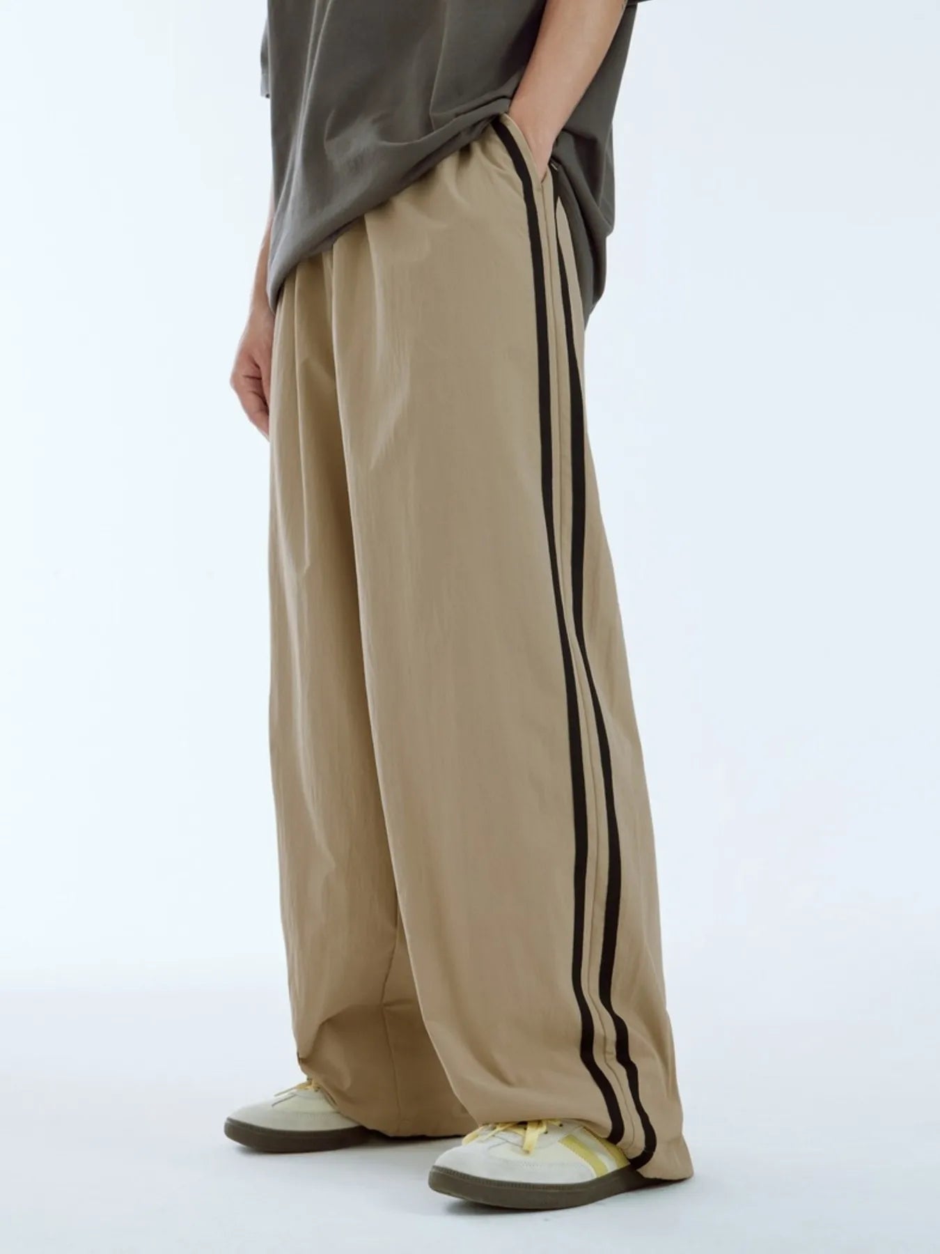 Men's Wide Leg Side Striped Pants