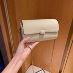 Small crossbody fashion chain bag, women's bag soft leather pillow bag, shoulder crossbody bag