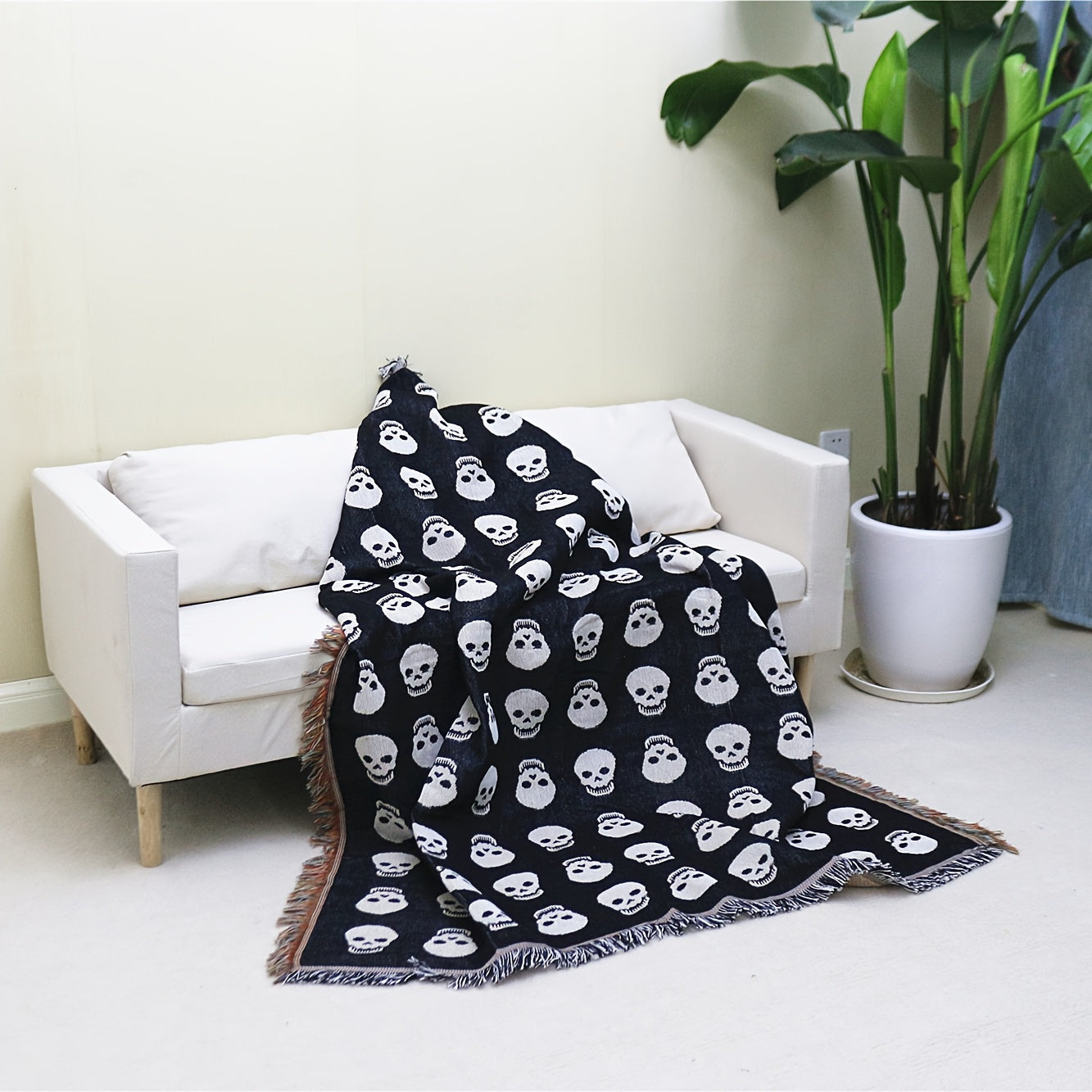 1pc Bohemian Knitted Halloween White Skull Printed Tassel Blanket, Suitable For Leisure Picnic Outdoor Camping Lootquake LLC