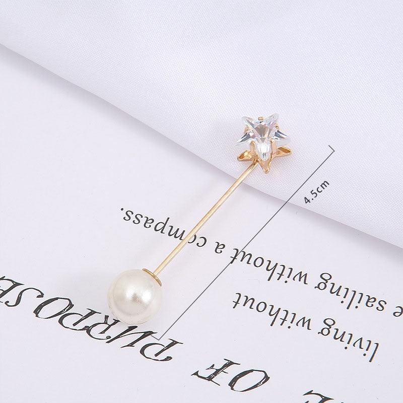 1pcs Fashion Pearl Fixed Strap Charm Safety Pin Sweater Cardigan Clip Brooches Rhinestone Metal Jewelry Sweater Shawl Clips Faux Crystal and Pearl Pins for Fixing on Sweaters Stevvex