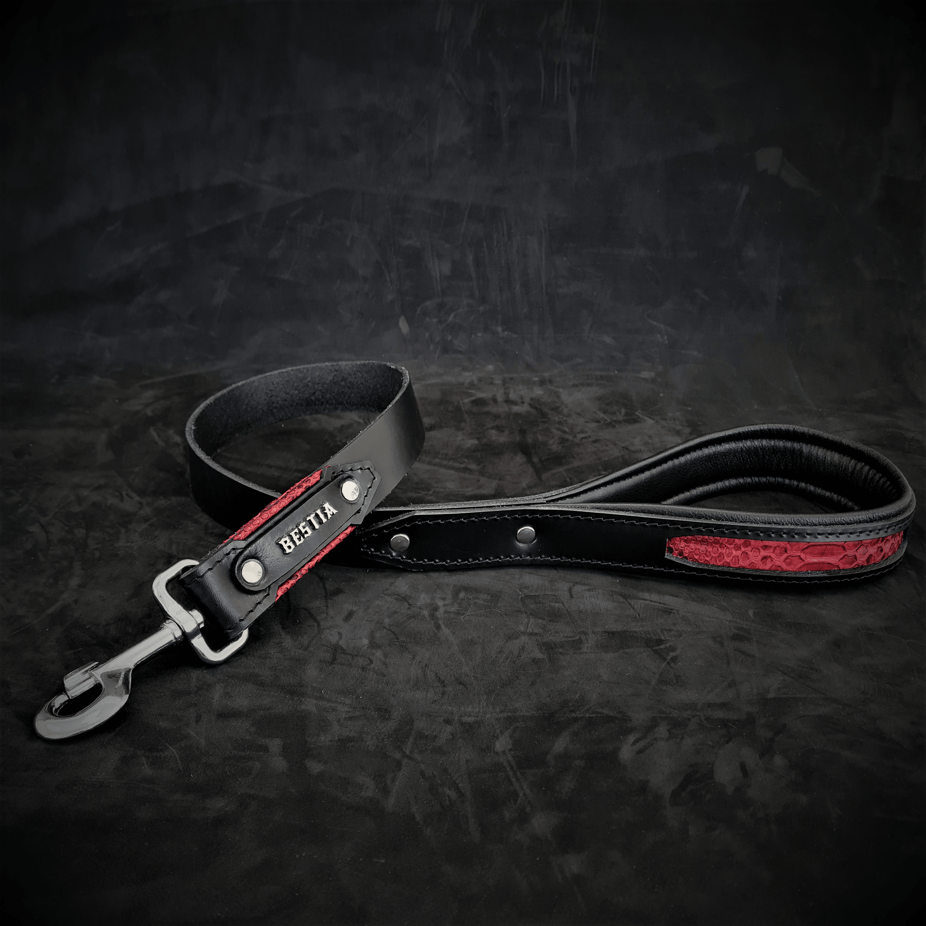The ''Red Dragon'' leash - SJB-DIAMOND ELITES