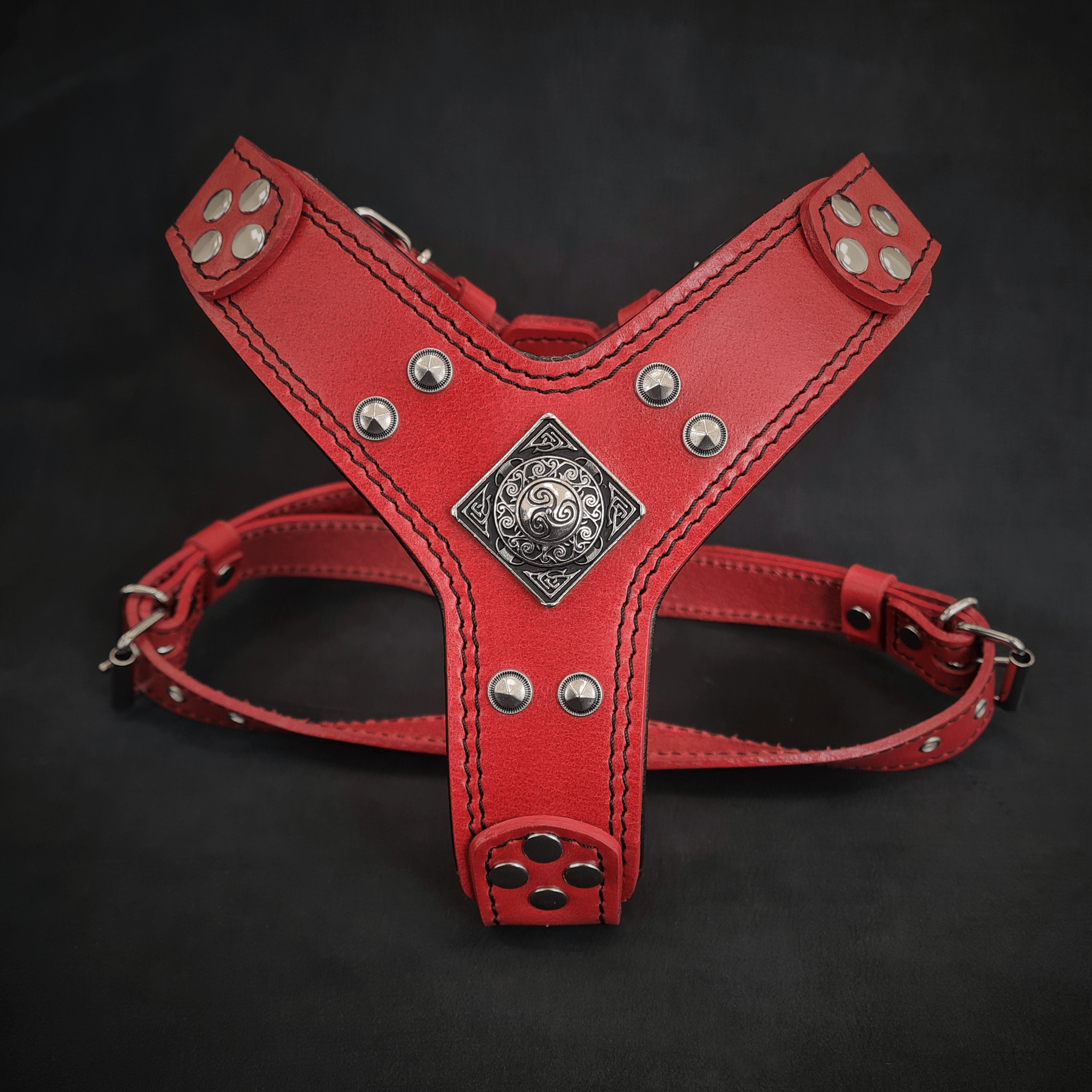 The ''Eros'' harness red Small to Medium Size - SJB-DIAMOND ELITES