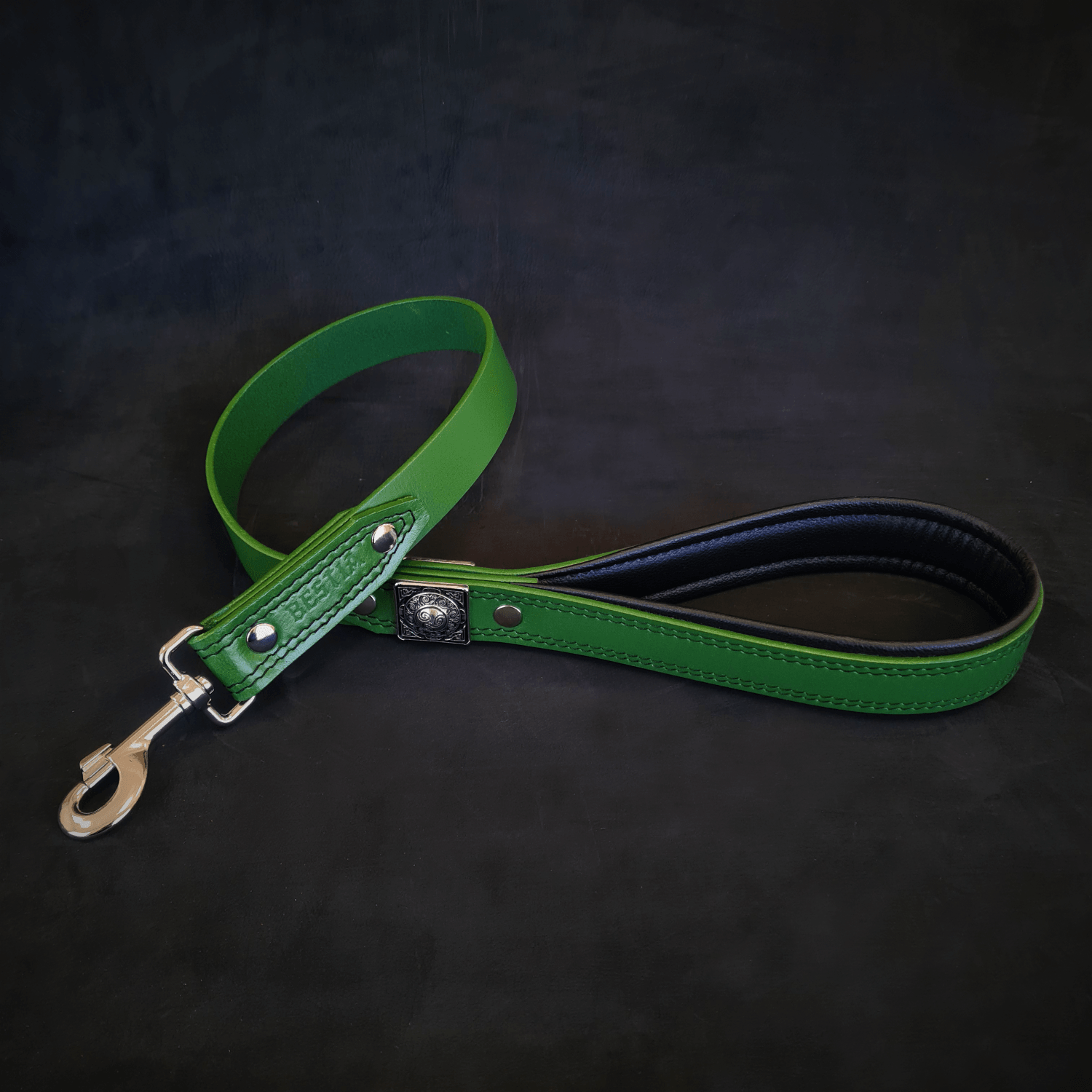 ''Eros'' leash GREEN - SJB-DIAMOND ELITES