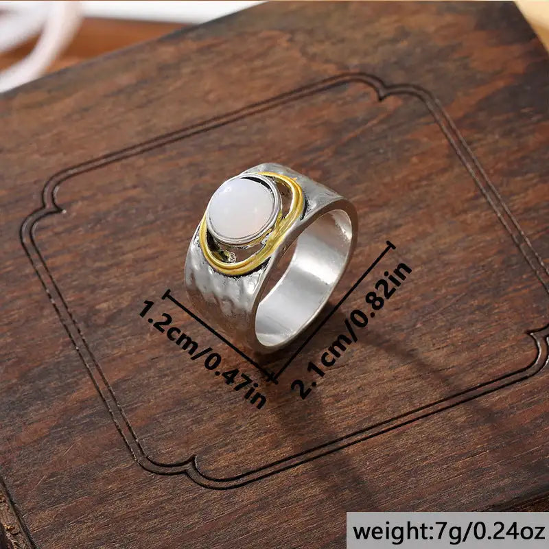 Two-tone Wide-faced Gemstone Ring Vintage