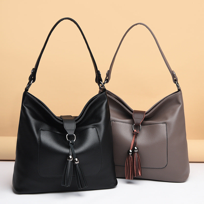 Large women hobo bag with tassel decoration and detachable long strap in pu leather - SJB-DIAMOND ELITES