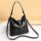 Large women hobo bag with tassel decoration and detachable long strap in pu leather - SJB-DIAMOND ELITES