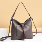 Large women hobo bag with tassel decoration and detachable long strap in pu leather - SJB-DIAMOND ELITES