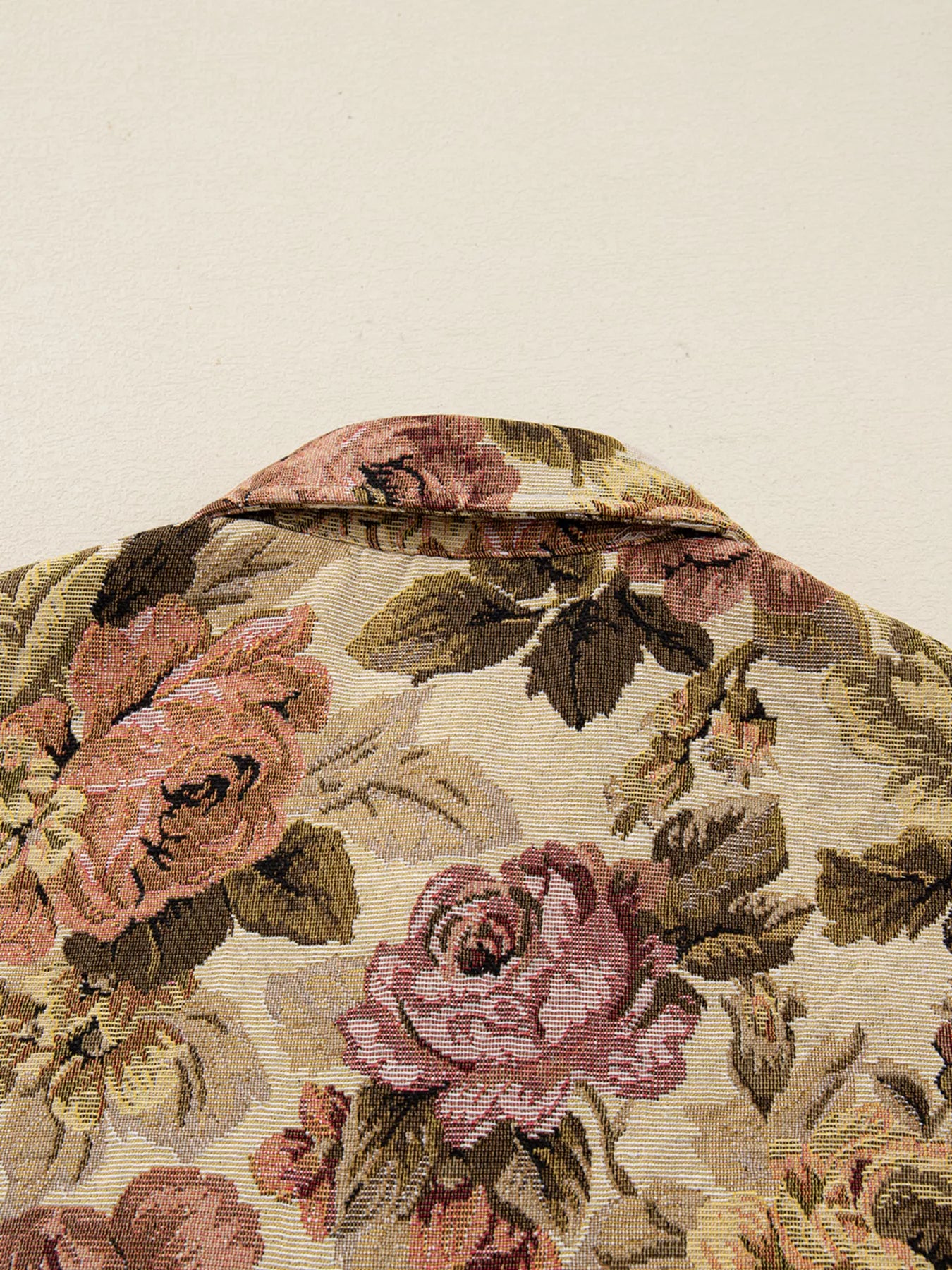 FloraKnit Buttoned Jacket: Cozy Style with Pockets