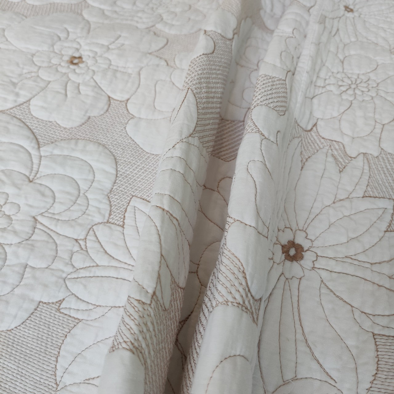 Cotton Thickened Pure White Beige Camellia Embroidery Three-piece Bed Cover Set Pi-Mart
