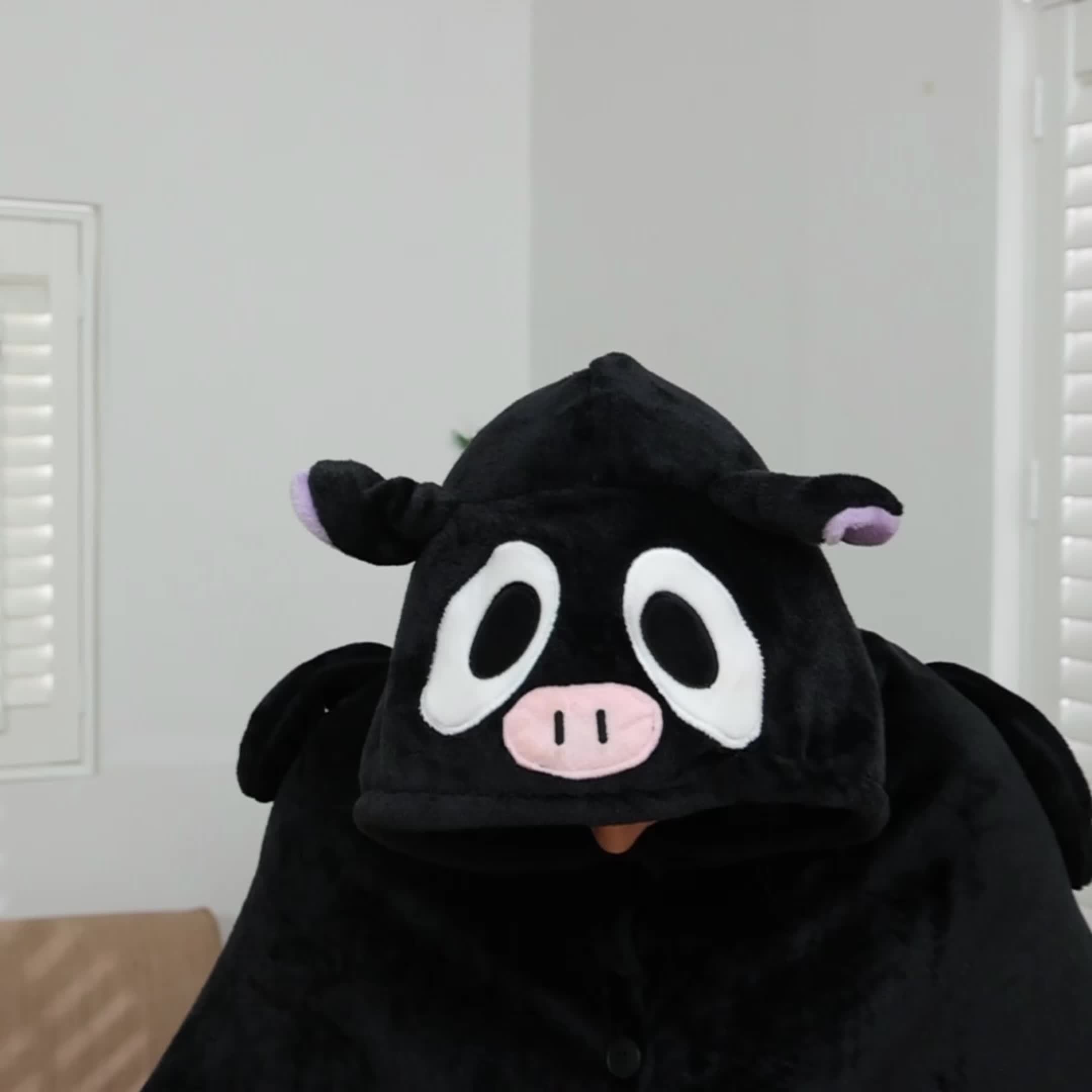 Cozy Bat-Themed Hooded Wearable Blanket with Detachable Nose - Soft Flannel, Machine Washable for Autumn & Winter Lootquake LLC