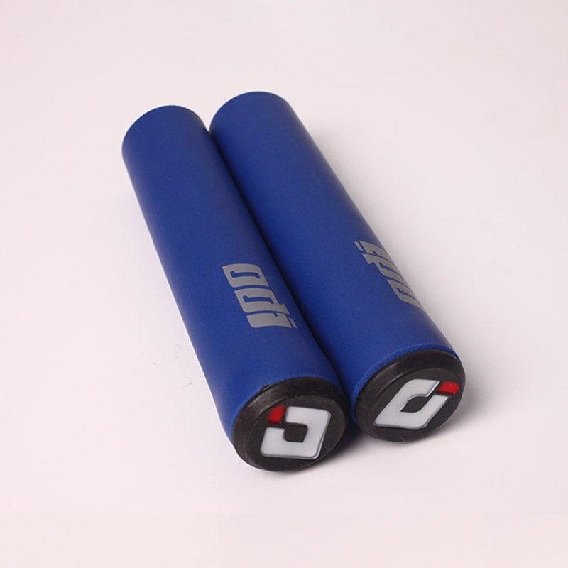 2PCS Bicycle Grips Handlebar Grips Soft Mountain Bike Silicone Handle Bar Grip Bicycle Comfortable Non-Slip Bicycle Handle Grips Handle Bar End Grips Mountain Bike Grips Stevvex