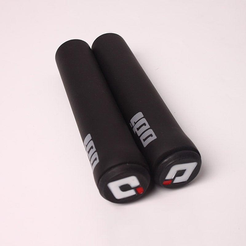 2PCS Bicycle Grips Handlebar Grips Soft Mountain Bike Silicone Handle Bar Grip Bicycle Comfortable Non-Slip Bicycle Handle Grips Handle Bar End Grips Mountain Bike Grips Stevvex