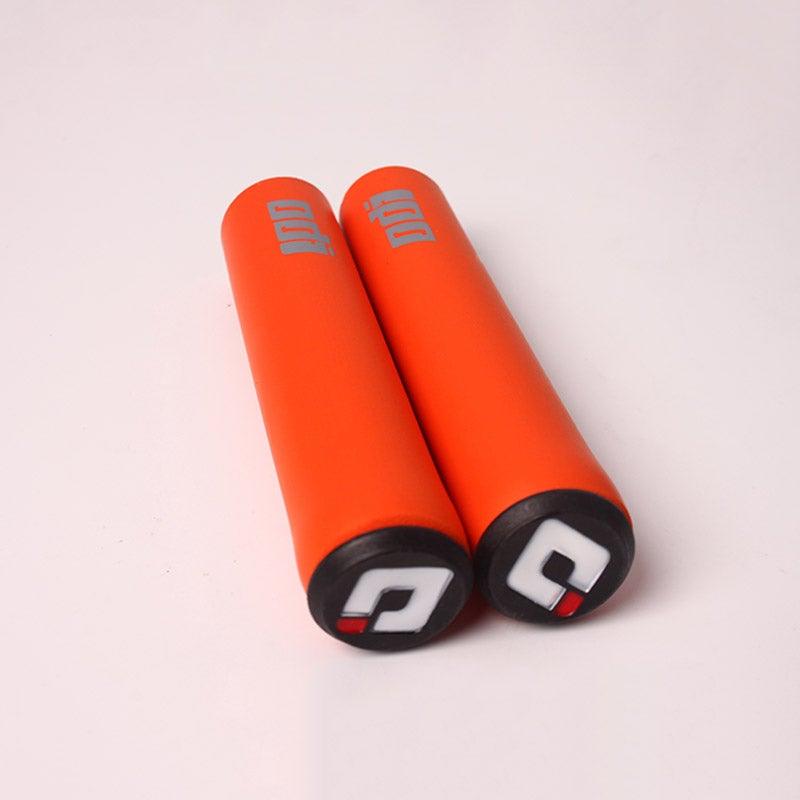2PCS Bicycle Grips Handlebar Grips Soft Mountain Bike Silicone Handle Bar Grip Bicycle Comfortable Non-Slip Bicycle Handle Grips Handle Bar End Grips Mountain Bike Grips Stevvex