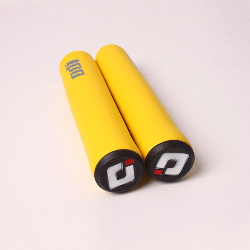 2PCS Bicycle Grips Handlebar Grips Soft Mountain Bike Silicone Handle Bar Grip Bicycle Comfortable Non-Slip Bicycle Handle Grips Handle Bar End Grips Mountain Bike Grips Stevvex