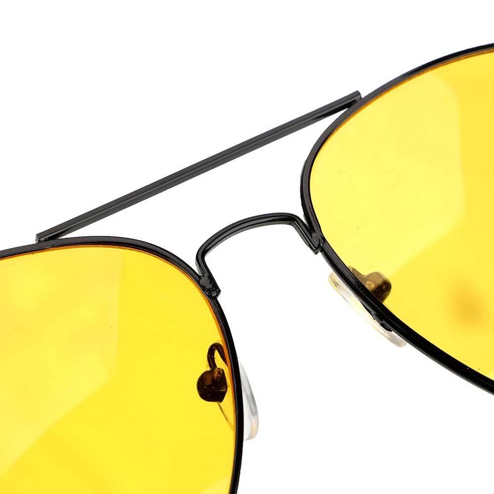 Anti-glare polarizer night vision goggles