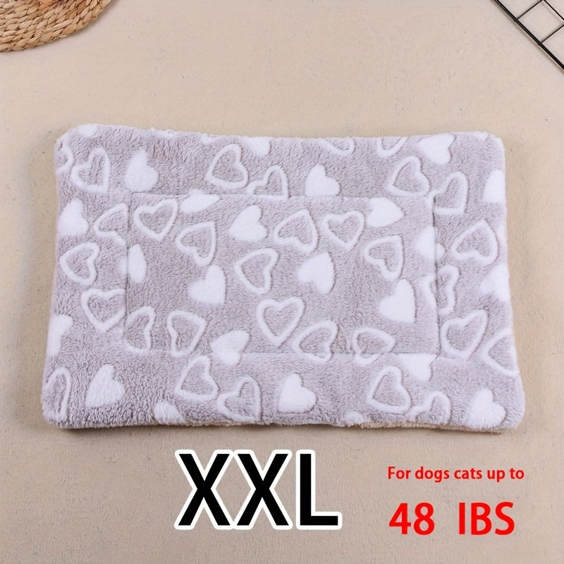 All-Season Dirt-Resistant Rectangular Pet Blanket - Comfortable Dog Paw Heart Print Pet Bed, 1pc Lootquake LLC