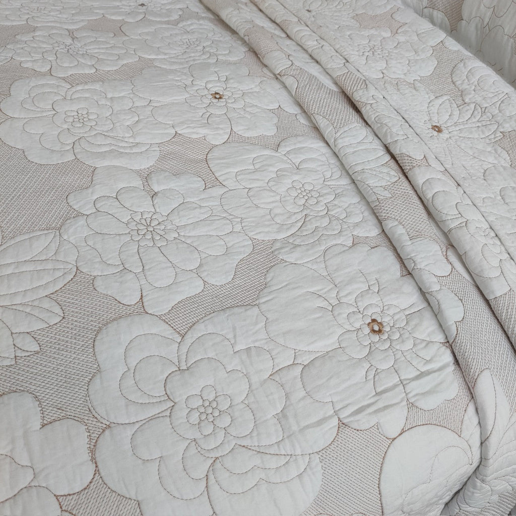 Cotton Thickened Pure White Beige Camellia Embroidery Three-piece Bed Cover Set Pi-Mart
