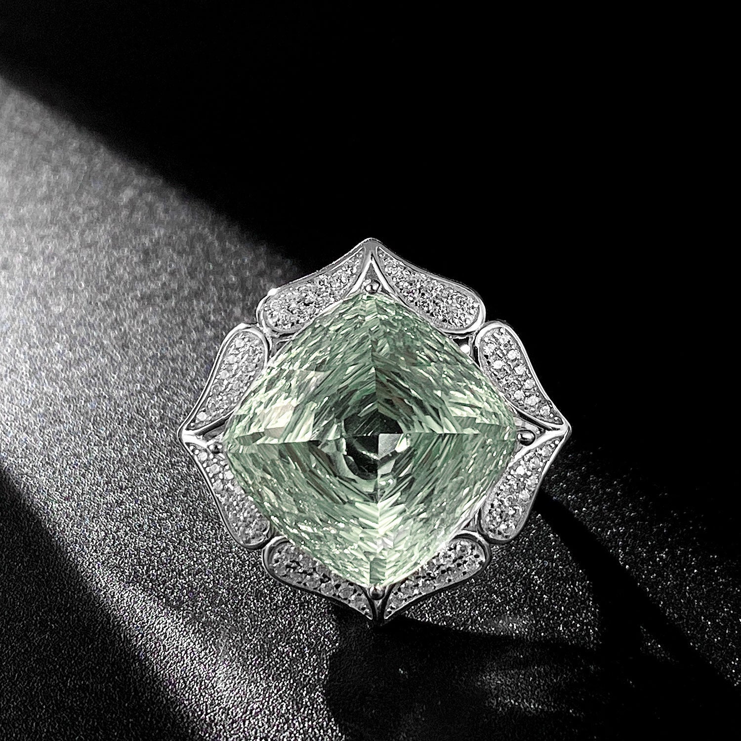 Ins Wind Luxury Crystal Ring Femininity Silver Set With Large Natural Green Crystal Pi-Mart