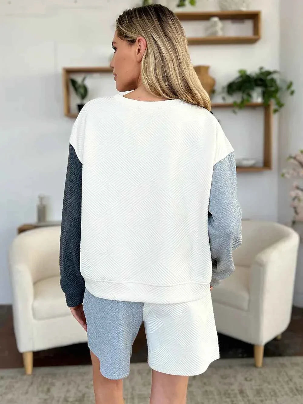 Contrast Chic: Pocketed Two-Piece Shoulder Set THRIXINE
