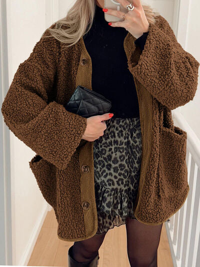 Modern Cozy Women Luxuriously Cozy Contrast Button Up Sherpa Jacket with Pockets For Fall & Winter Stevvex