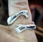 Simple And Creative Love Hands Embracing Ring Pi-Mart